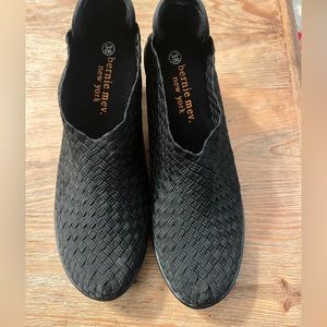 NEW NEVER WORN black Bernie Mev ladies size 38